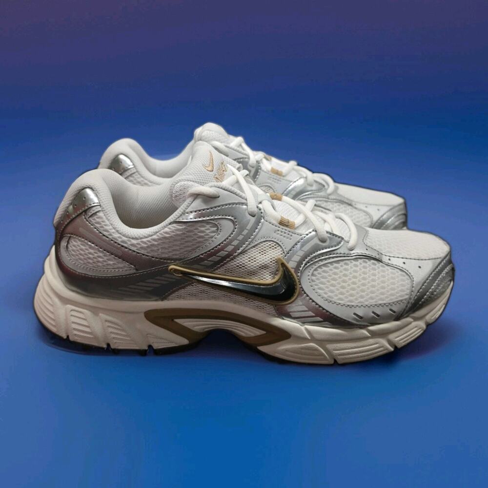 Size 11 - Nike V5 RNR Parachute Beige Metallic Pewter